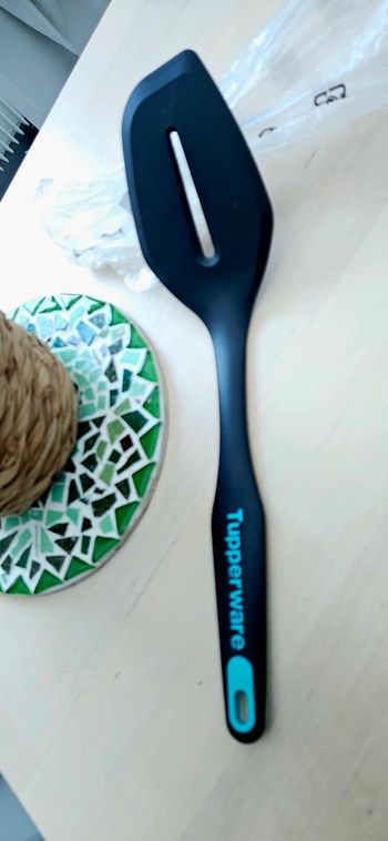 Pelle/ spatule Tupperware neuve 