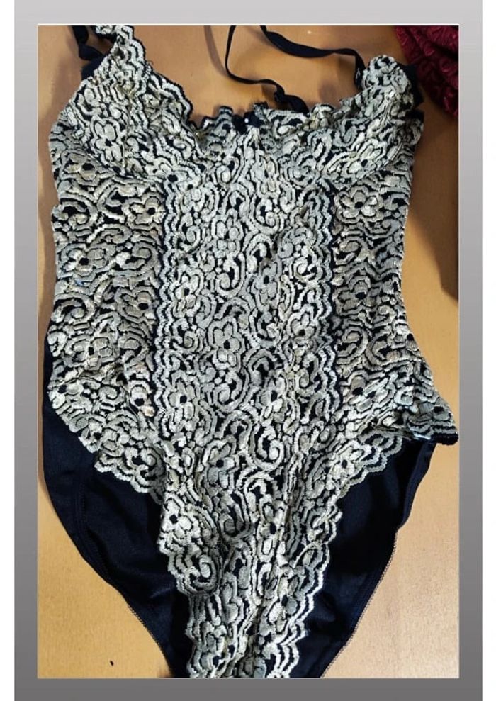 Lot de 63 bodies femme Taille S/M/L - photo numéro 2