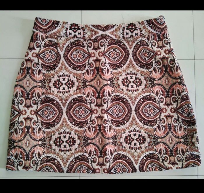 Minijupe style oriental. Taille S - photo numéro 1