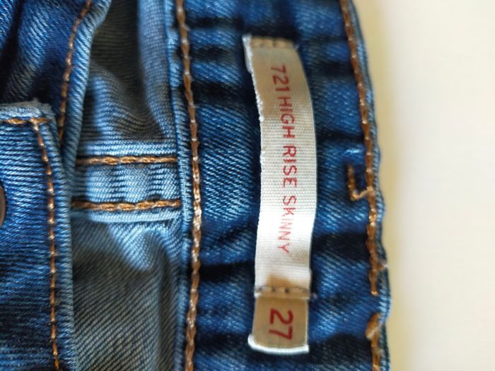 Jean  bleu Levi's taille haute  femme taille 27 skynny - photo numéro 4