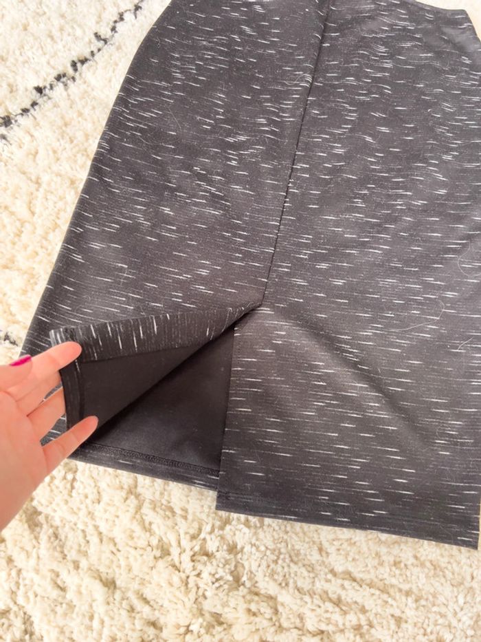 Jupe mi-longue moulante noire à rayures Camaïeu Taille 40 - photo numéro 6