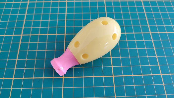 Cochon jaune pièce détachée jeu de société Le cochon qui rit #A70 - photo numéro 2