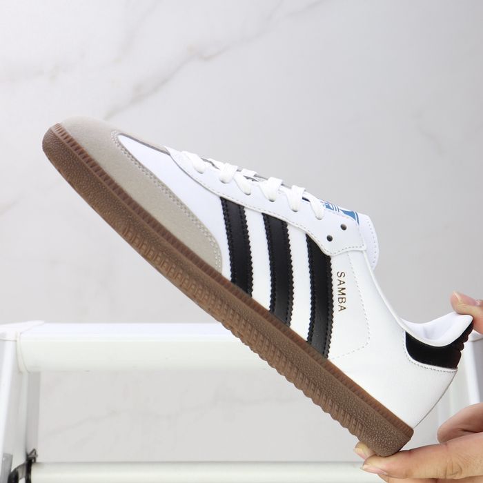 En stock : Baskets classiques ADIDAS ORIGINALS SAMBA OG. Un modèle plébiscité par les célébrités et - photo numéro 3