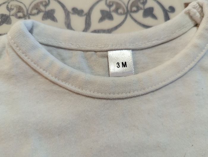 T shirt 3mois - photo numéro 2