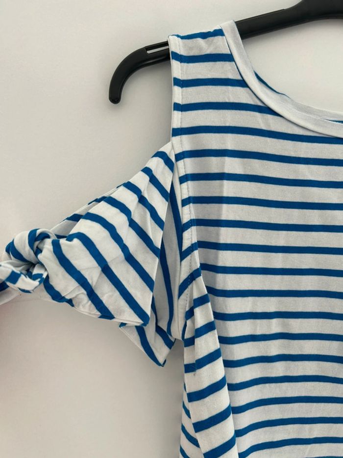 Haut rayé avec noeuds sur les bras - photo numéro 2