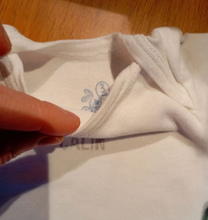 Lot de 2 bodies Petit Bateau taille 3 mois en très bon état - photo numéro 2