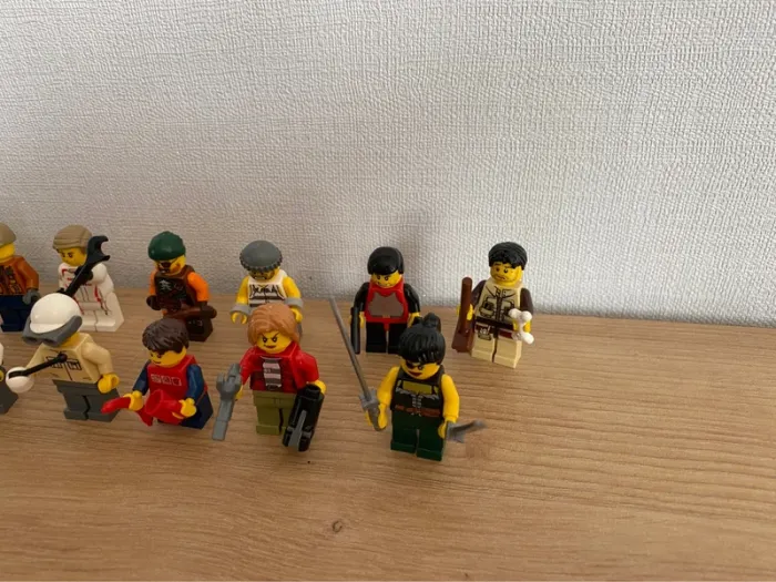 Lot de 13 figurines lego - photo numéro 3