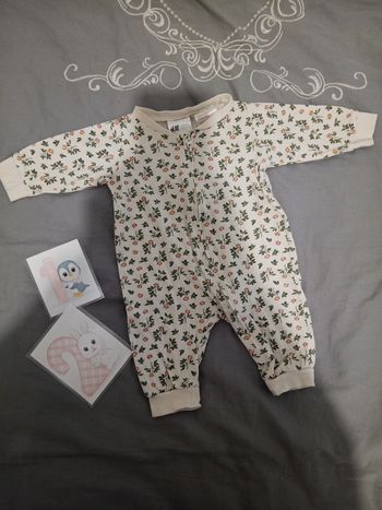 Pyjama sans pied fleuri 1/2 mois