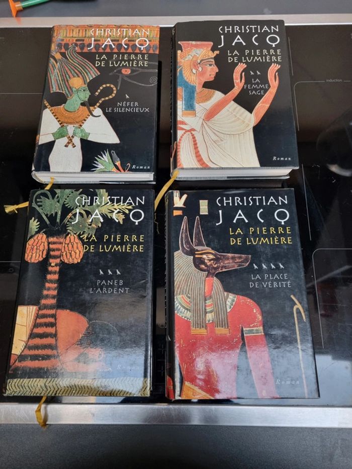 Lot de 4 livres de Christian Jacq.
