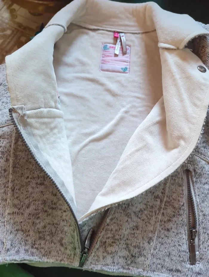 Veste molletonnée brodée fleurie - photo numéro 6