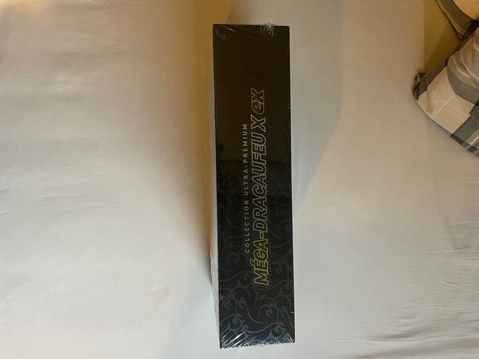 Pokémon - Coffret ultra premium UPC Dracaufeu Flammes fantasmagoriques (ME02) - photo numéro 3