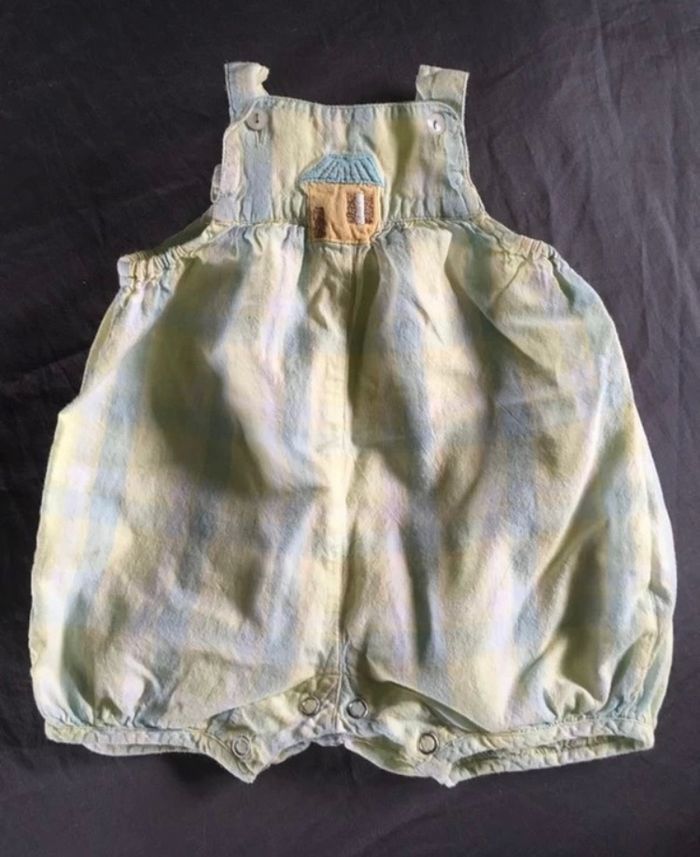 Très jolie barboteuse 1 mois - photo numéro 2