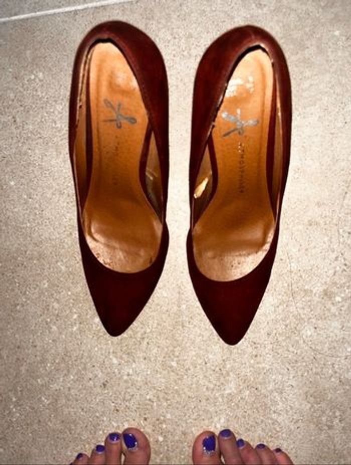 Escarpin daim bordeaux - 38 - bon état. - photo numéro 5