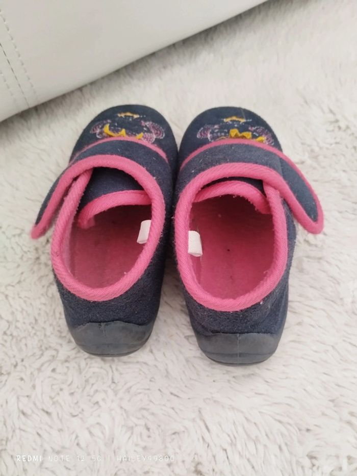 Chaussons pointure 25 - photo numéro 2