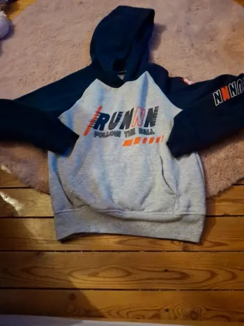 Pull taille 8 ans