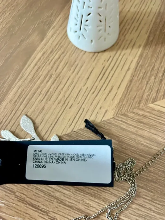 Superbe collier sautoir pendentif argenté avec chaîne Caroll neuf - photo numéro 6
