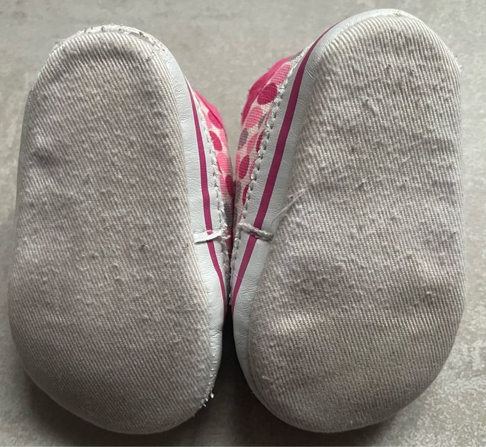 Chaussures bébé 6/9 mois - photo numéro 2