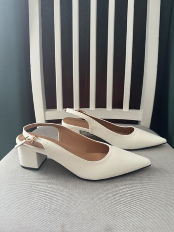 Mary Jane - Babies blanches talon épais neuve