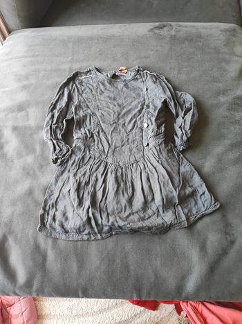 Robe tape à l'oeil