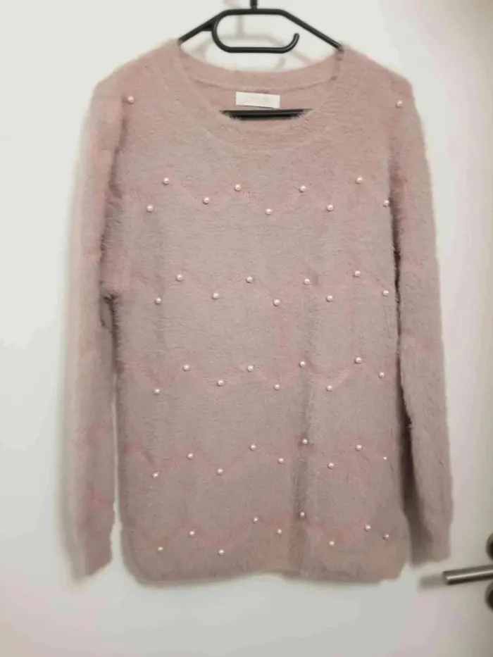 Pull  laine  avec  perle taille 40 42