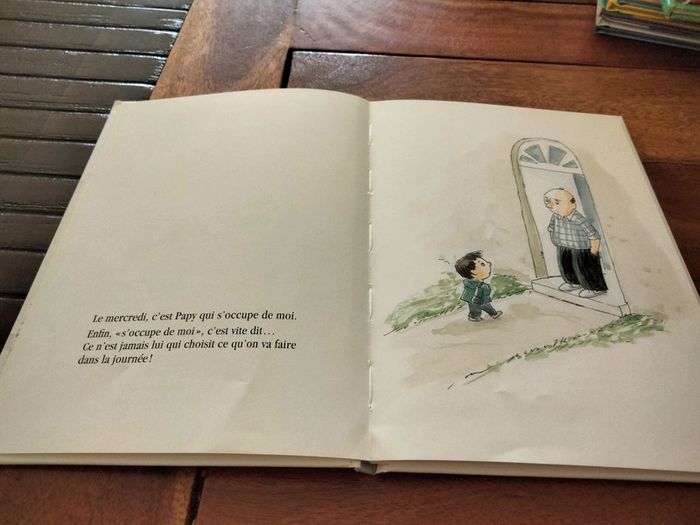 Livre intitulé c'est papy qui choisit pastel école des loisirs - photo numéro 3