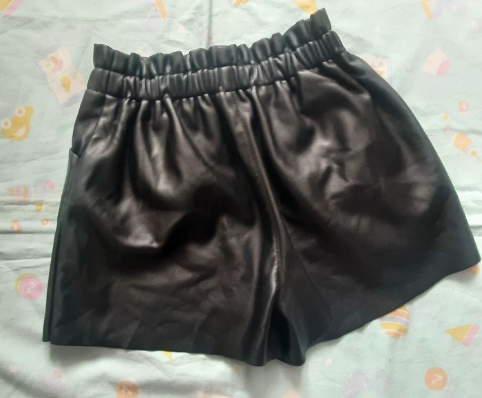Short  en simili - photo numéro 3