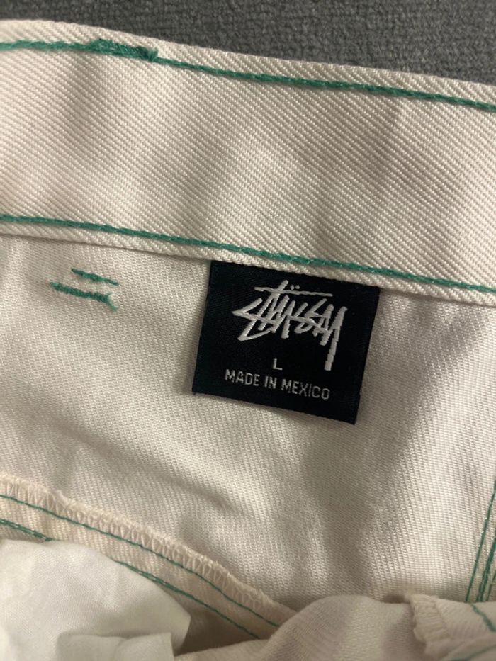 Short/Jort Stussy White Embroidered Green Forest Big Logo Back – Taille L - photo numéro 7