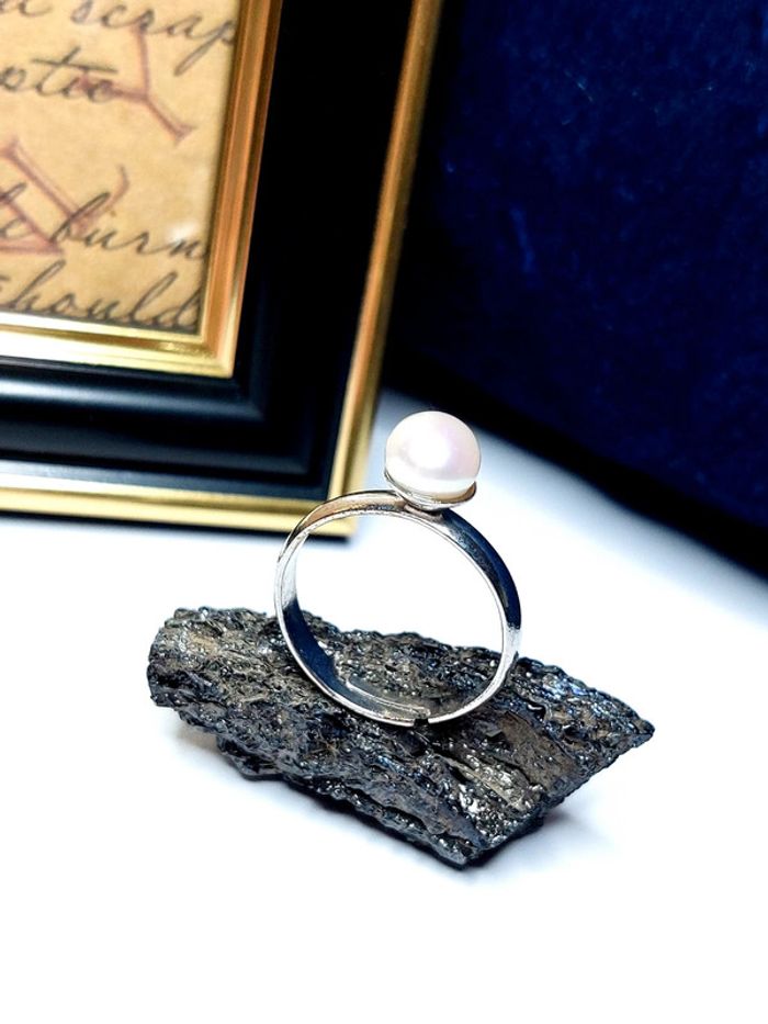 Magnifique bague vintage Yves rocher ajustable perle nacrée - photo numéro 2