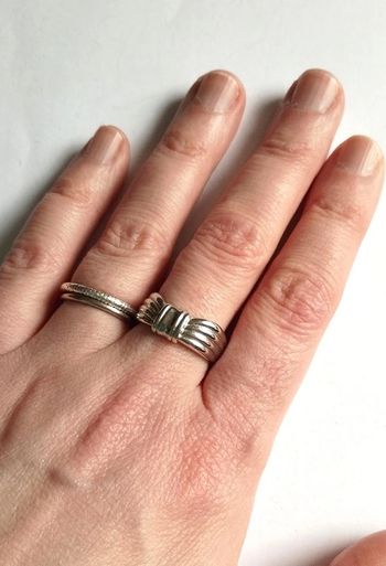 Bague argentée noeud