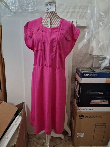 Robe 👗, longue, rose, en polyester & coton, longueur 110cm, en très très bon état, marque Jennyfer