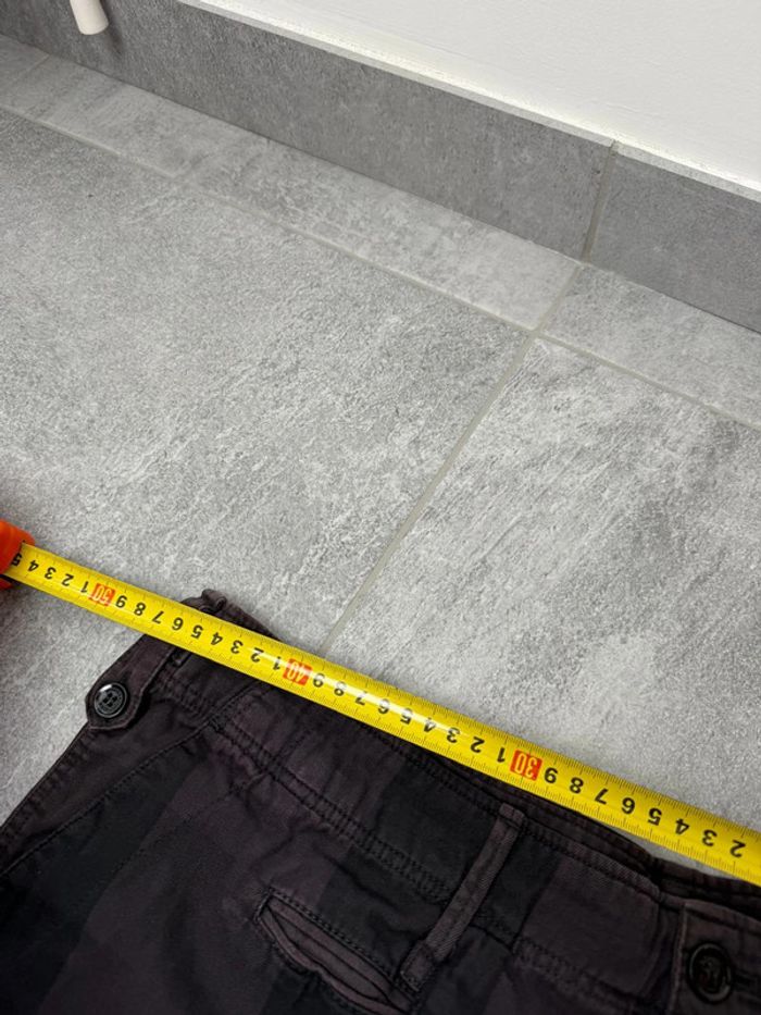 Short homme Burberry Brit taille 36 en parfait état - photo numéro 8