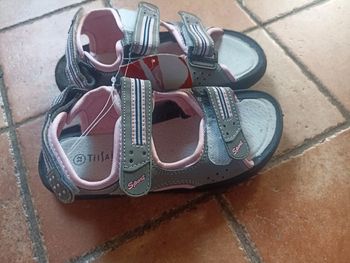 Sandales grise taille 32