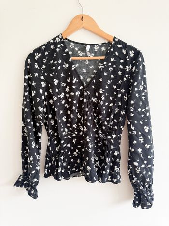Blouse manches longues noir à motifs fleuri blanc amisu taille 38 M