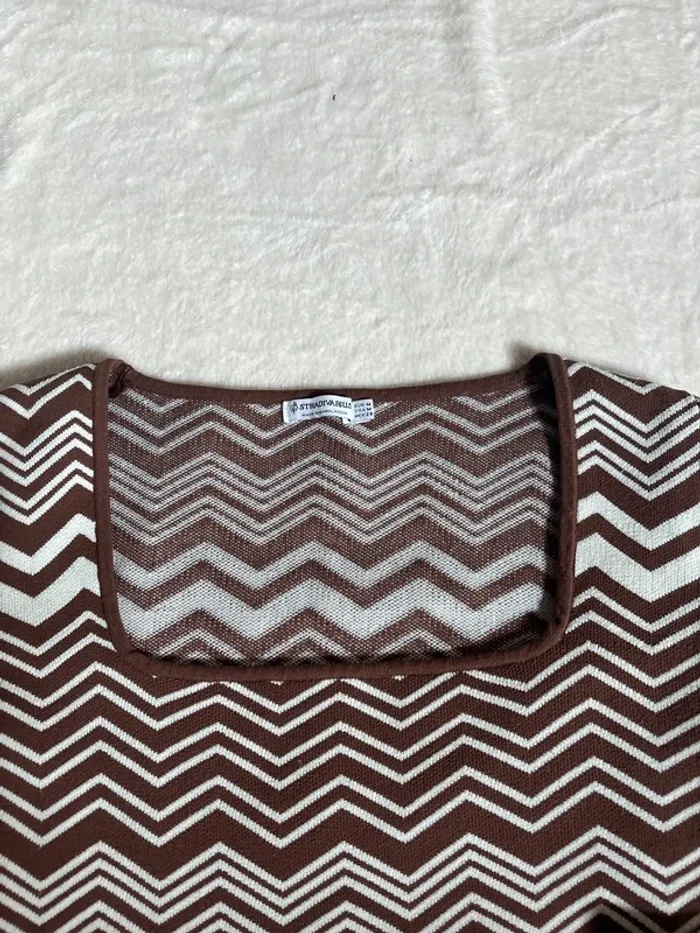 tee shirt manche longue marron et blanc taille M col carré ~ stradivarius - photo numéro 4