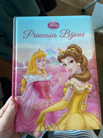 Livre princesses bijoux