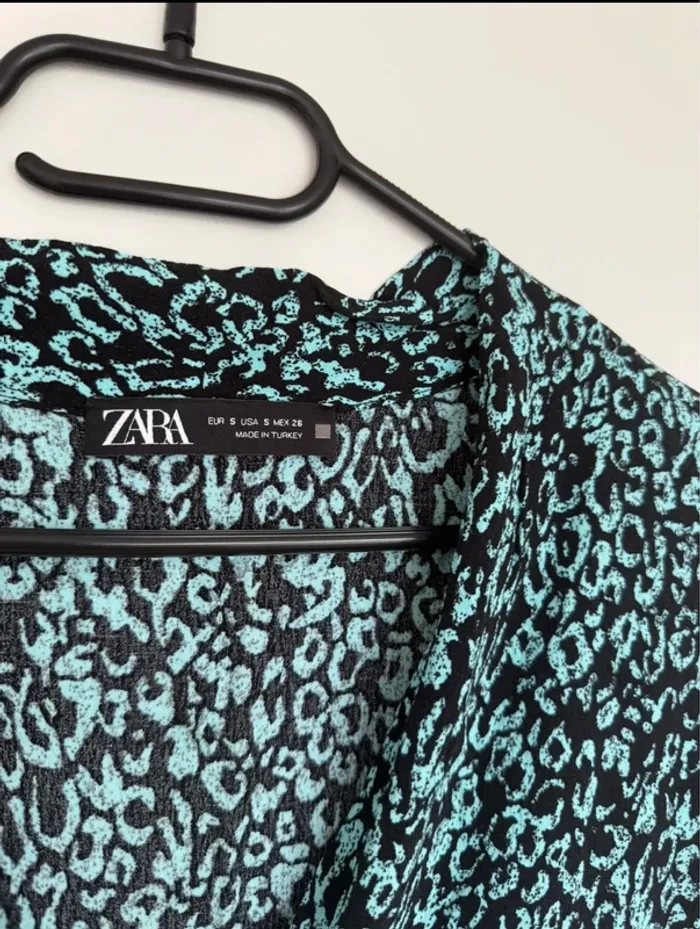 Jolie robe S/36 Zara col V - photo numéro 3