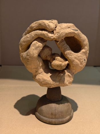 Oeuvre en papier mâché