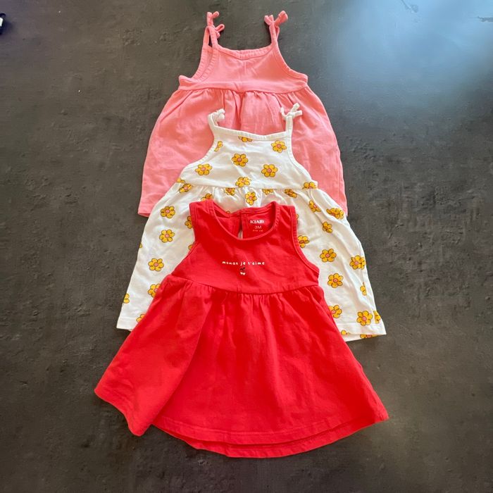 Lot de robes taille 3 mois