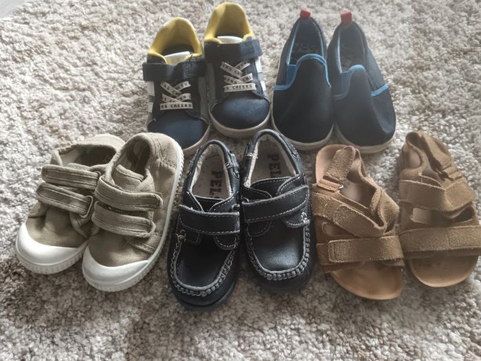 Lot chaussures garçon 22