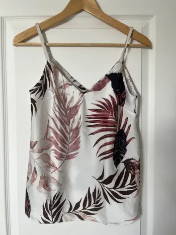 Top bretelles blanc motifs feuilles