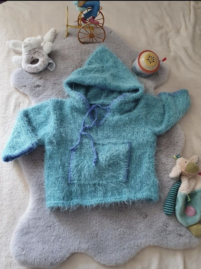 Pull en laine fait main turquoise 12 mois