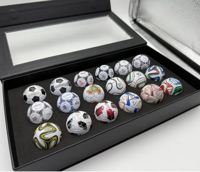 Collection de Mini ballon de football de la coupe du monde - photo numéro 1