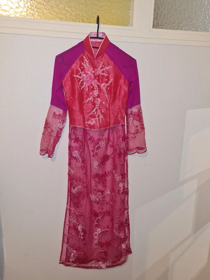 Robe vietnamienne- robe de mariée - robe de soirée - brodée à la main