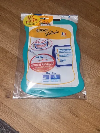 Ardoise velleda avec feutres