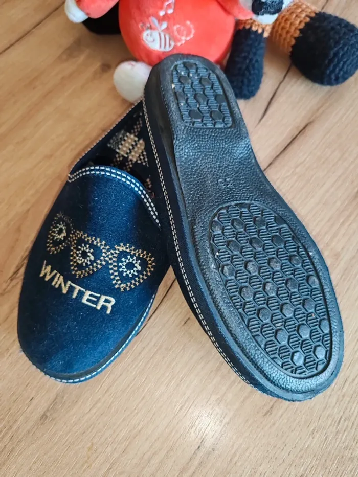 Chaussons garçon tbe qualité bleus 35 - photo numéro 6