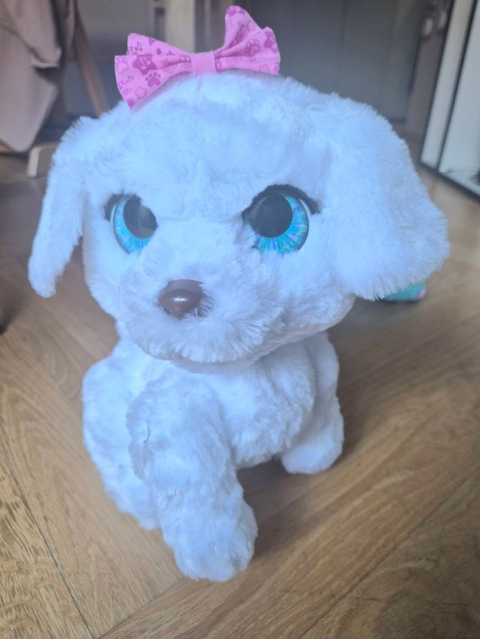 Peluche chien interactif FurReal – Gogo, mon chiot qui danse