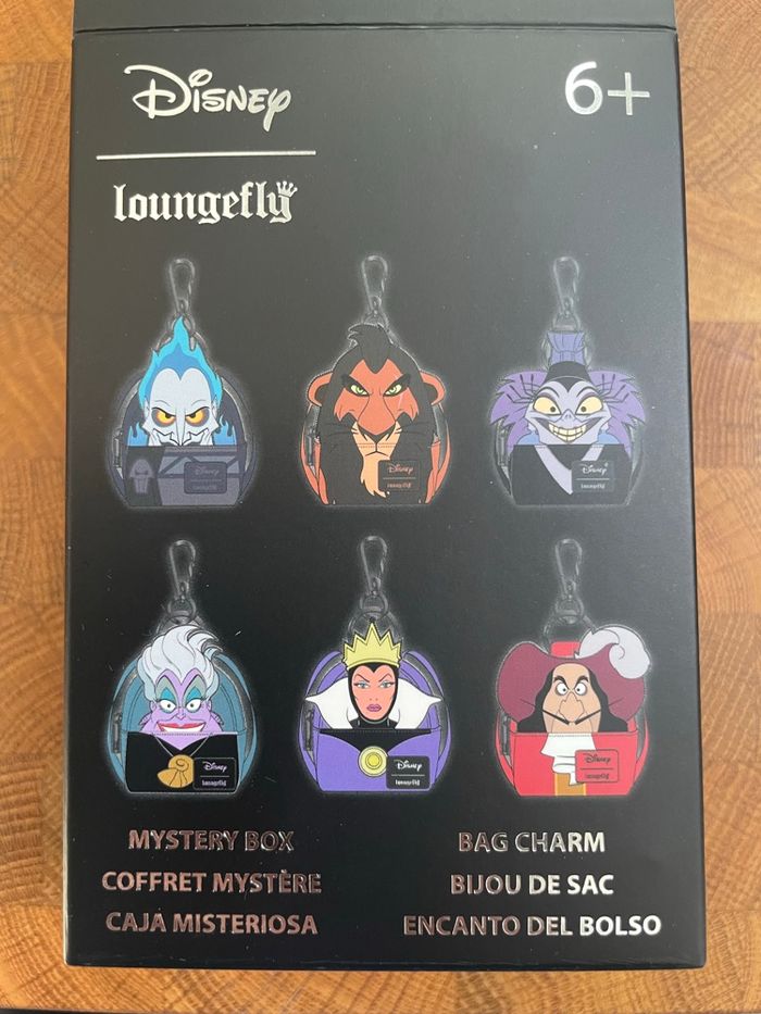 Mini Loungefly mystery Villains Disney - photo numéro 3