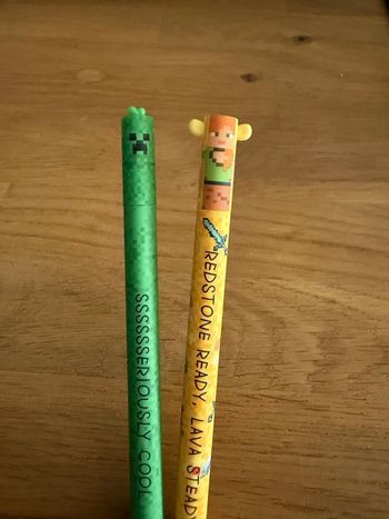 2 stylos kawaï thème Minecraft