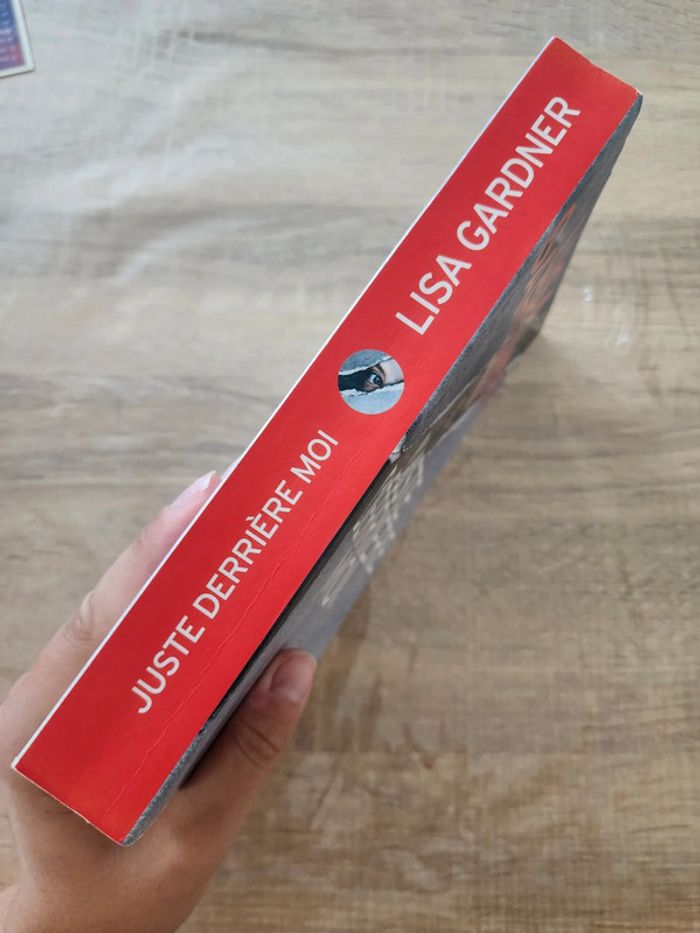 Livre broché "juste derrière moi" de Lisa Gardner - photo numéro 3