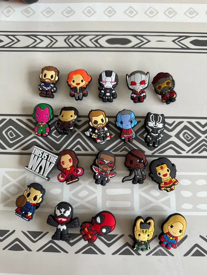 Lot charm crocs Marvel/comics